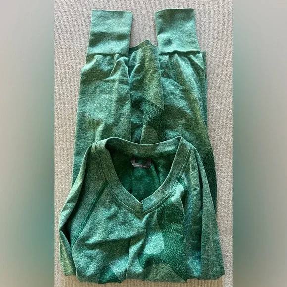 Oiselle Green Crew Neck Top - Picture 4 of 8